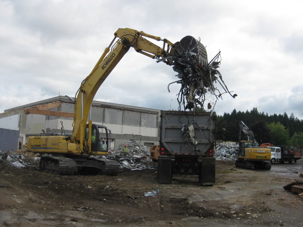 Debris recycling at Rock Creek Building 5 August 2014