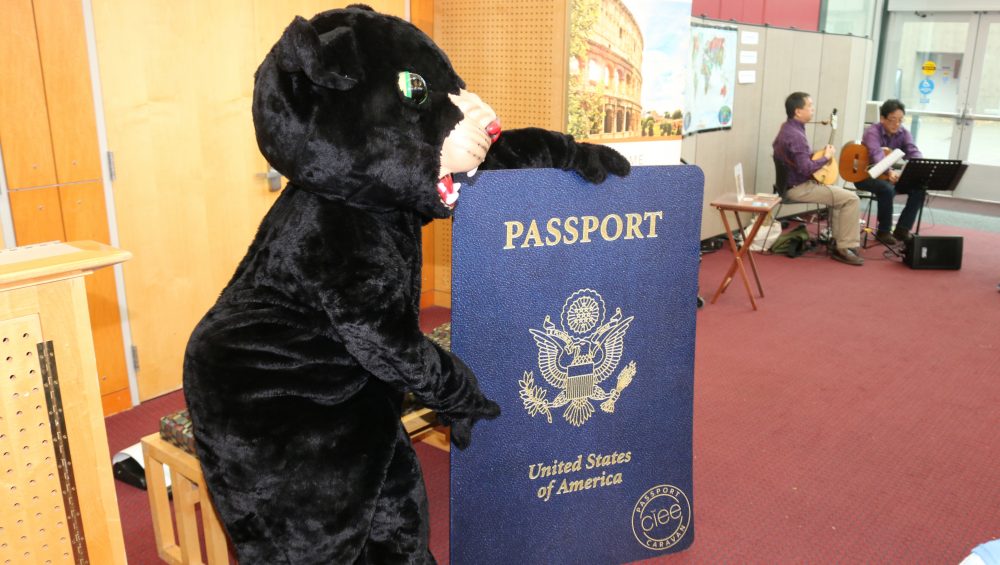 Poppe holds a passport