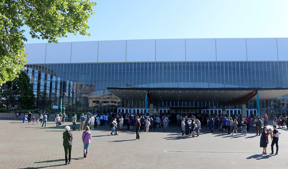 Memorial Coliseum, exterior.