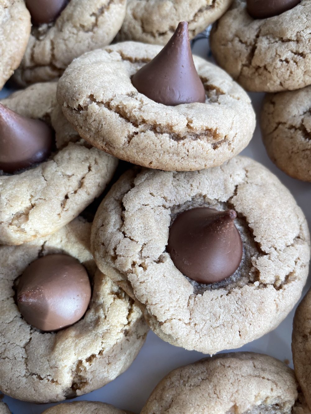 peanut butter kiss cookies